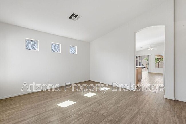 14823 W Redfield Rd Surprise, AZ 85379 photo 5