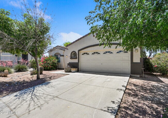 1525 W Saint Kateri Dr photo 3
