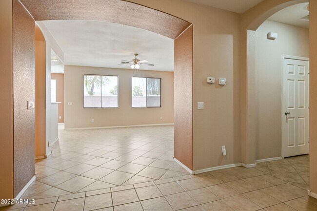 1525 W Saint Kateri Dr photo 5