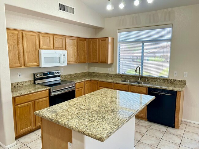1230 E Captain Dreyfus Ave Phoenix, AZ 85022 photo 3