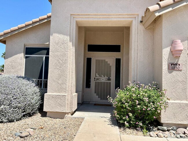 1230 E Captain Dreyfus Ave Phoenix, AZ 85022 photo 2