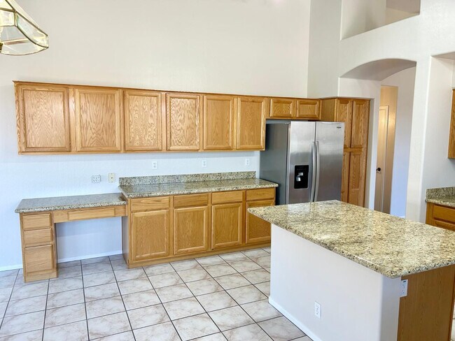 1230 E Captain Dreyfus Ave Phoenix, AZ 85022 photo 4