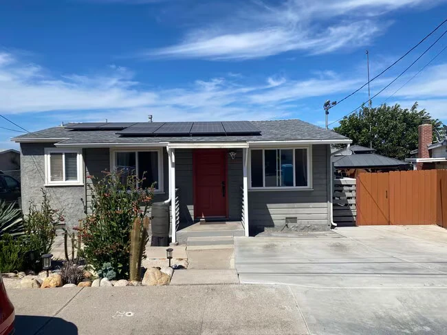 1955 Burroughs St San Diego, CA 92111