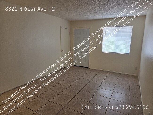 8321 N 61st Ave Glendale, AZ 85302 photo 3