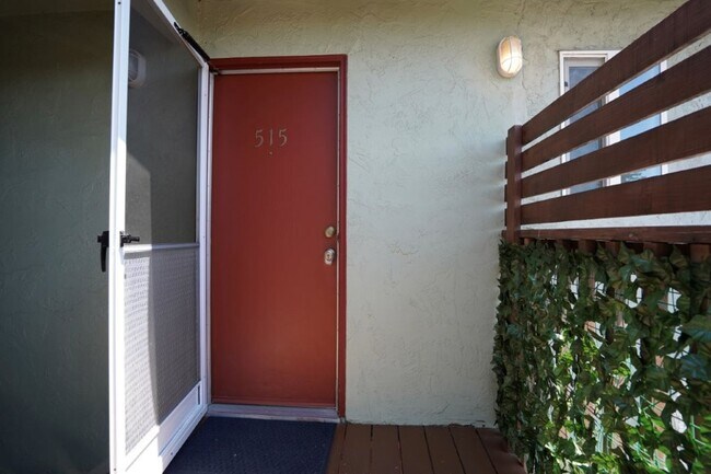 511 Riverside Dr unit RIV515 photo 3