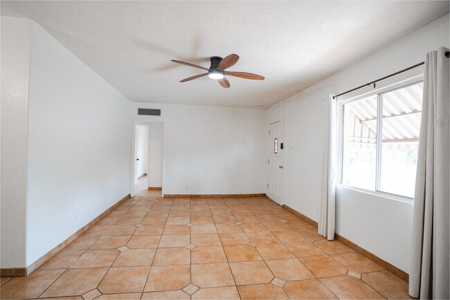 1410 W Clarendon Ave Phoenix, AZ 85013 photo 5