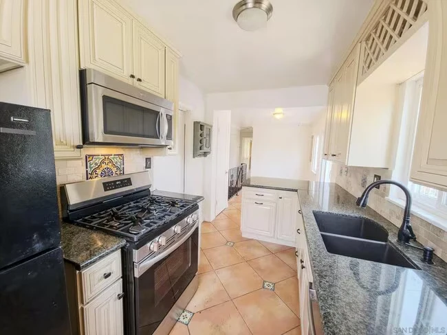 4635 Virginia Ave San Diego, CA 92115 photo 5