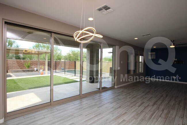 824 E Ashurst Dr Phoenix, AZ 85048 photo 2