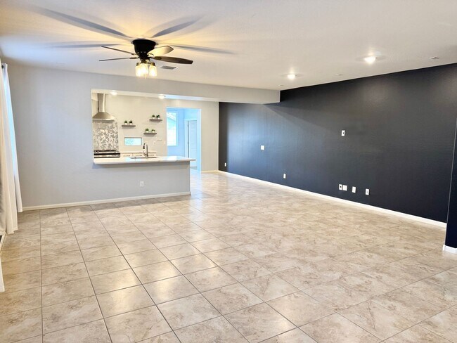3870 E Balsam Dr Chandler, AZ 85286 photo 4