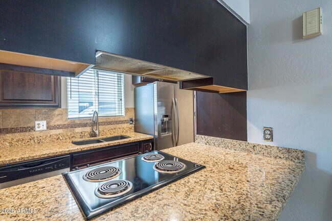 3119 N 38th St Phoenix, AZ 85018 photo 4