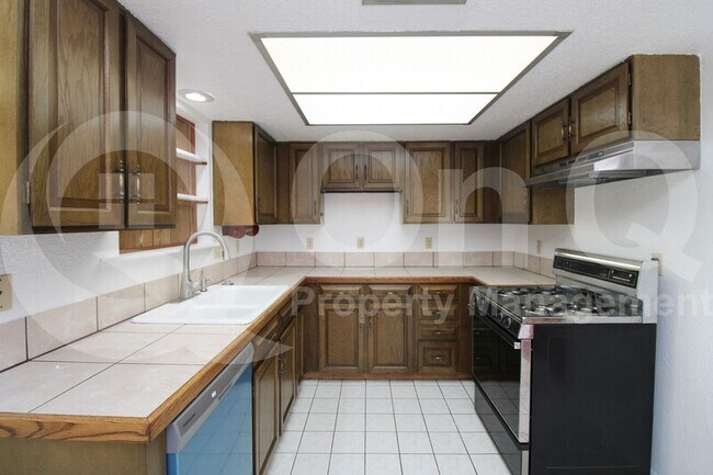 2519 E Fairfield St Mesa, AZ 85213 photo 3