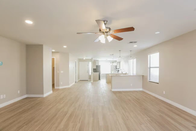 4336 W Maldonado Rd Phoenix, AZ 85339 photo 3