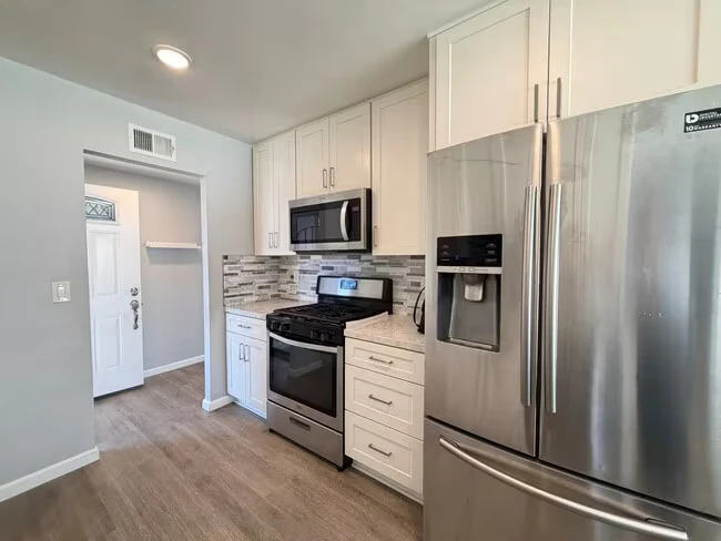551 Glencrest Dr San Diego, CA 92139 photo 3