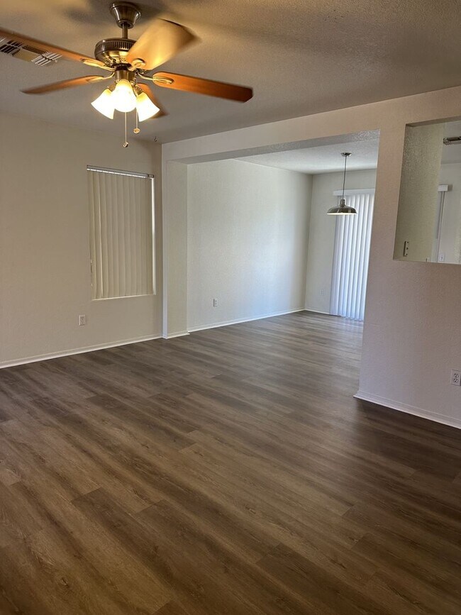 11813 W Charter Oak Rd El Mirage, AZ 85335 photo 2