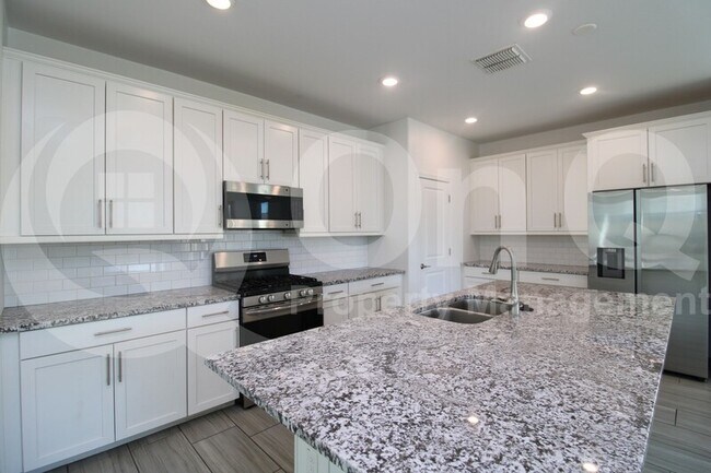 9225 W Willow Bend Ln Phoenix, AZ 85037 photo 3