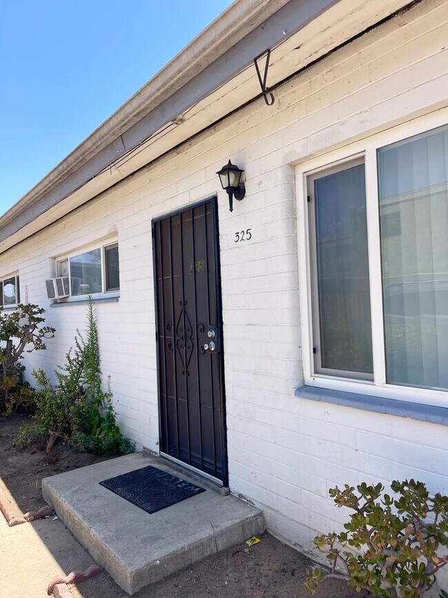 325 Roanoke Rd El Cajon, CA 92020