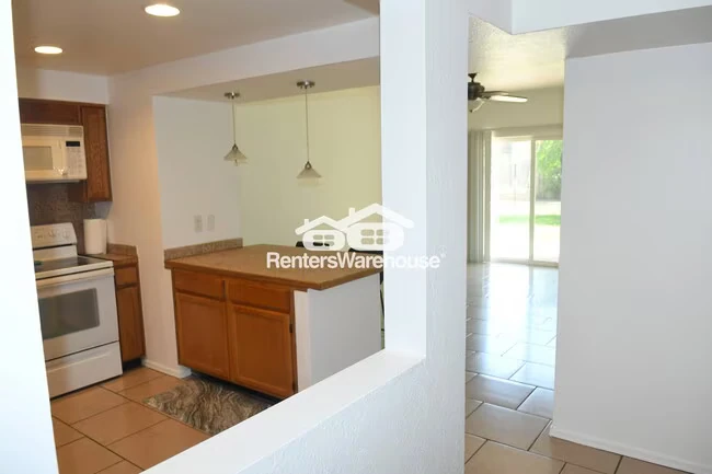 355 E Thomas Rd Phoenix, AZ 85012 photo 3
