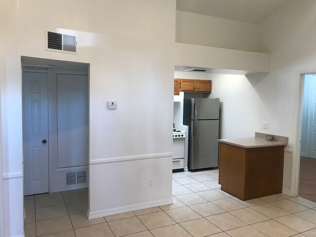 336 W Culver St Phoenix, AZ 85003 photo 3