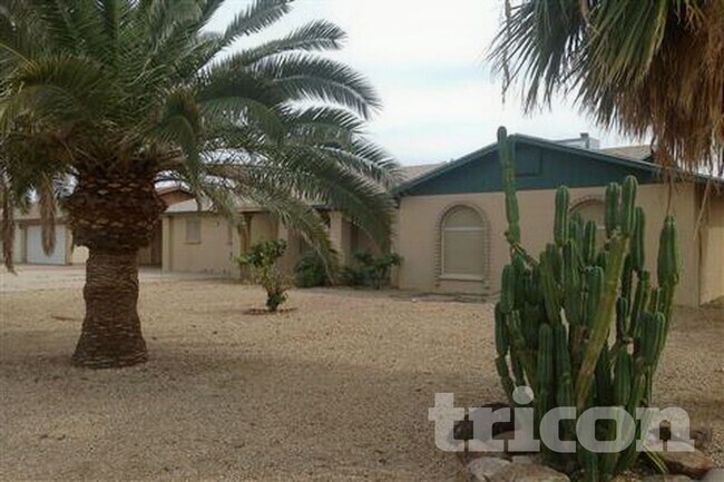 2063 W Morningside Dr Phoenix, AZ 85023 photo 2
