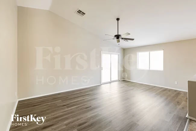 1820 S 106th Ln Tolleson, AZ 85353 photo 3