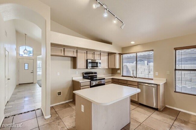 15271 W Eureka Trail Surprise, AZ 85374 photo 3