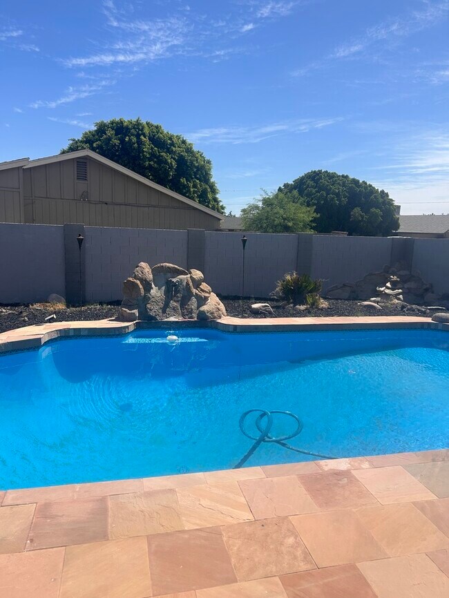 3724 W Gardenia Ave Phoenix, AZ 85051 photo 5