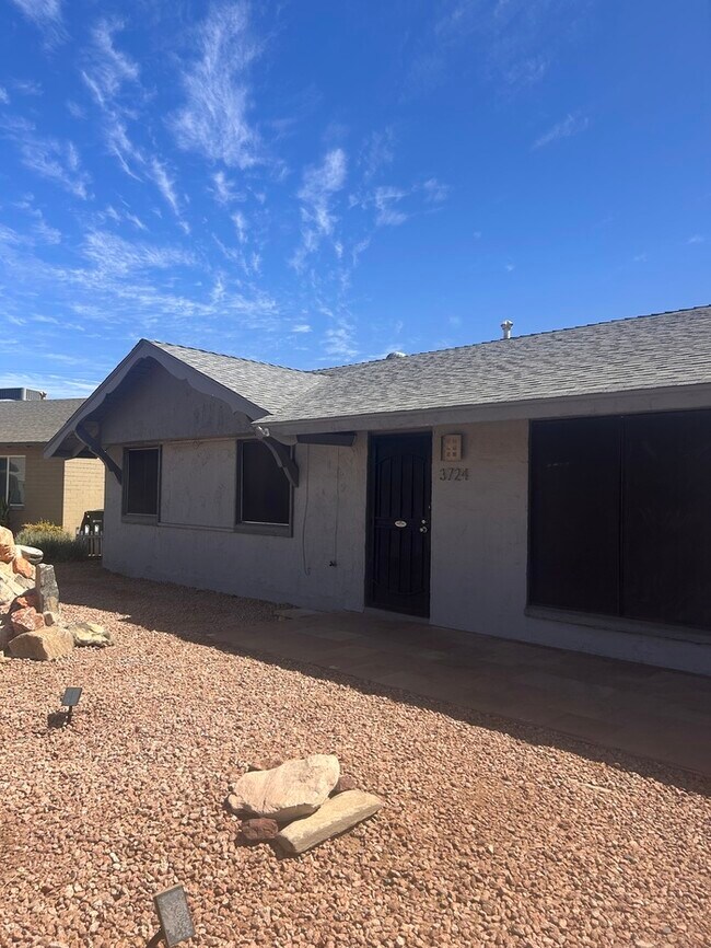 3724 W Gardenia Ave Phoenix, AZ 85051 photo 4
