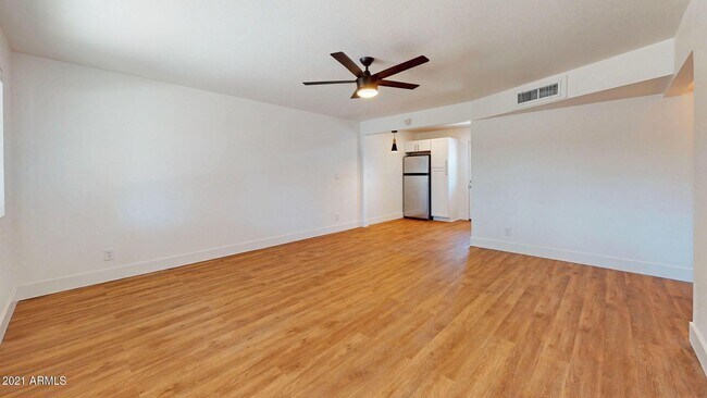 3942 E Earll Dr Phoenix, AZ 85018 photo 5