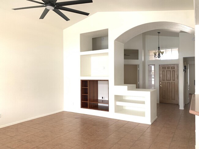 11015 W Chino Dr Sun City, AZ 85373 photo 3