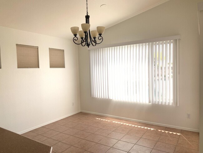 11015 W Chino Dr Sun City, AZ 85373 photo 5