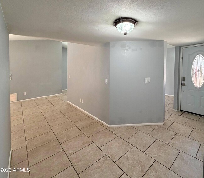 11815 N 65th Ave Glendale, AZ 85304 photo 4