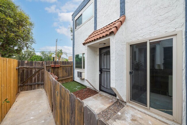 8138 Winter Gdns Blvd Lakeside, CA 92040