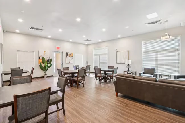 Lynne Village Apartments photo 5
