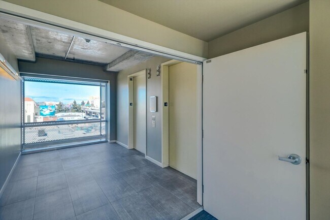 428 Alice St Oakland, CA 94607 photo 3