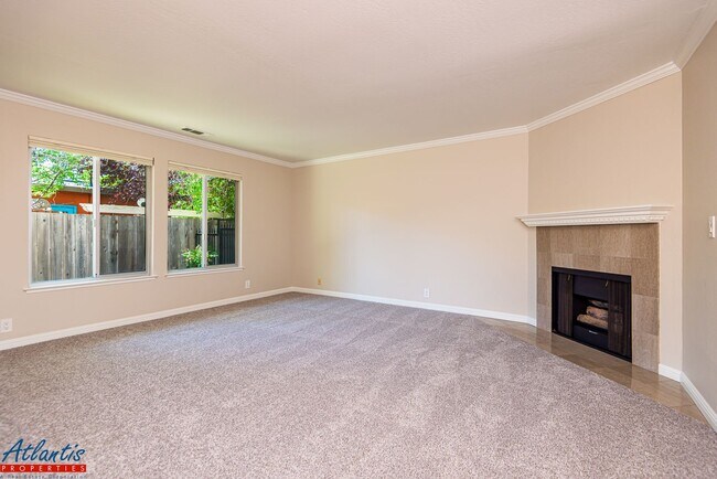 457 Oak Ave Redwood City, CA 94061 photo 2