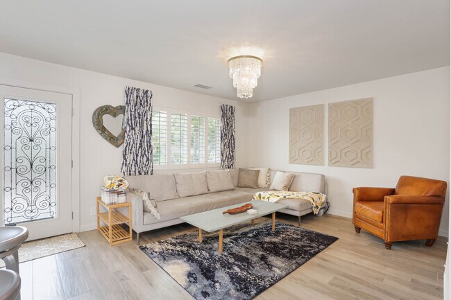 763 Snapdragon St Encinitas, CA 92024 photo 3