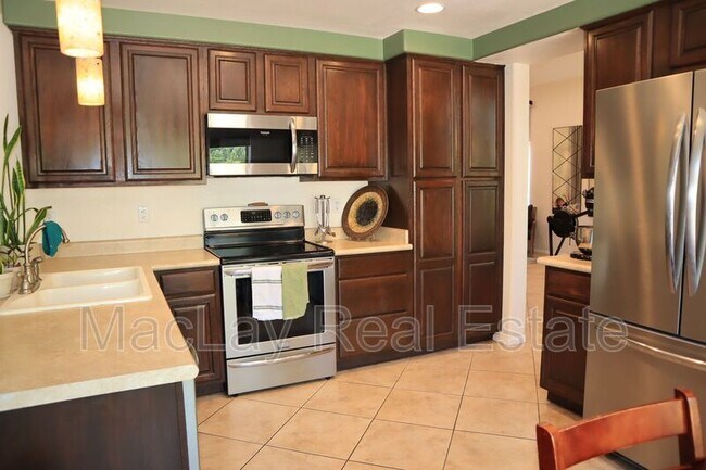4622 E Lavender Ln Phoenix, AZ 85044 photo 2