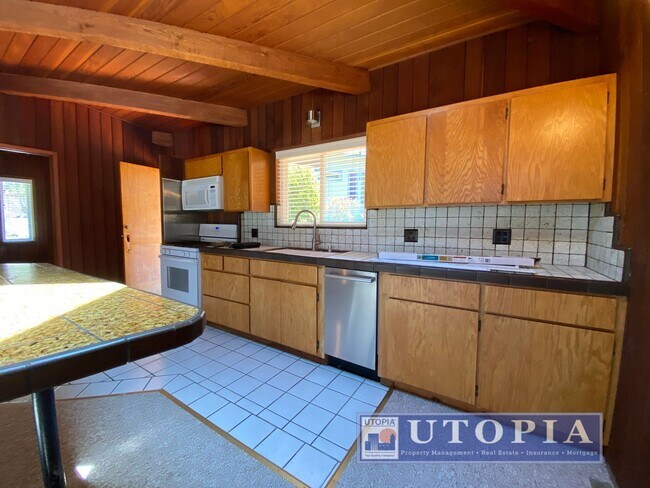 215 Blackpoint Ln Santa Cruz, CA 95062 photo 3