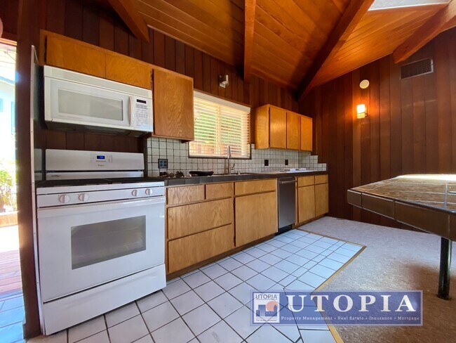 215 Blackpoint Ln Santa Cruz, CA 95062 photo 4