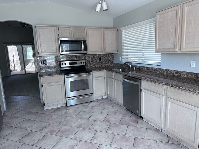 12024 S 45th St Phoenix, AZ 85044 photo 3