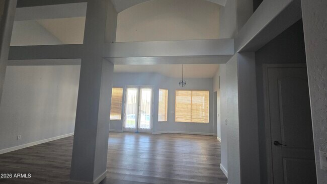 1818 W Hawk Way Chandler, AZ 85286 photo 4