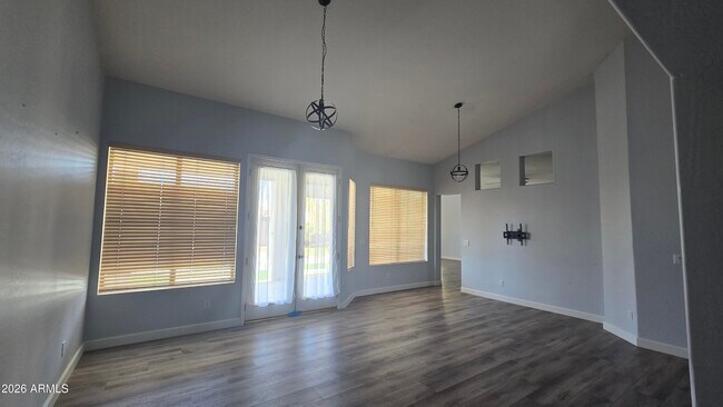 1818 W Hawk Way Chandler, AZ 85286 photo 2
