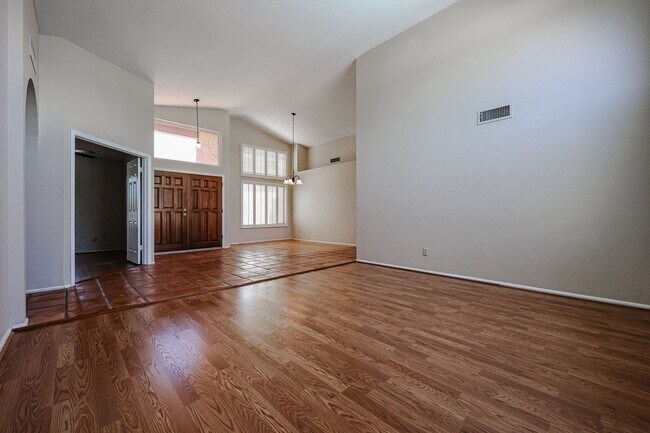 124 W Myrna Ln Tempe, AZ 85284 photo 4