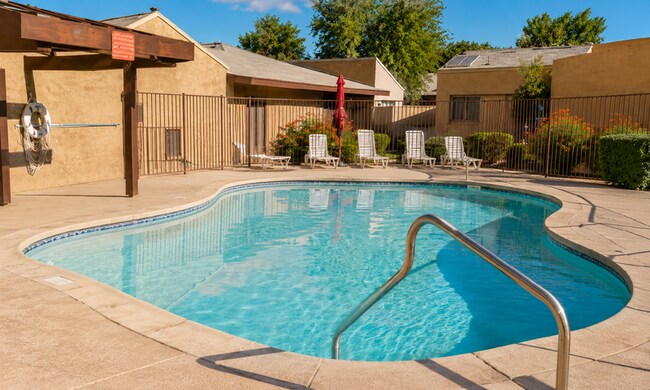 901 S Melody Ln Tempe, AZ 85281 photo 2