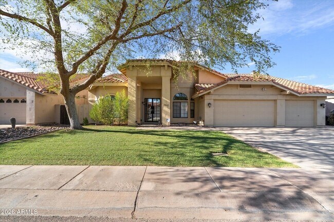 9532 E Corrine Dr
