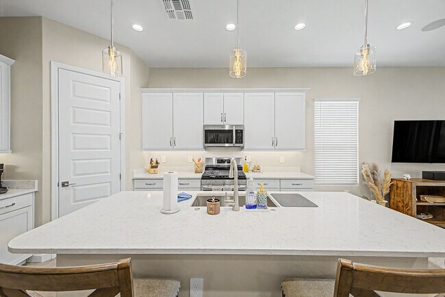21181 N 104th Ln Peoria, AZ 85382 photo 5