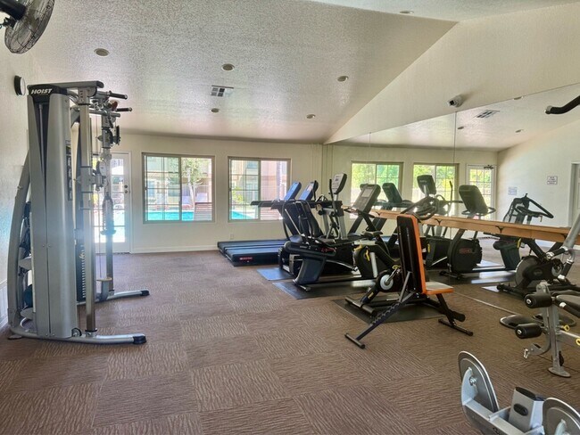 10305 Azuaga St San Diego, CA 92129 photo 4