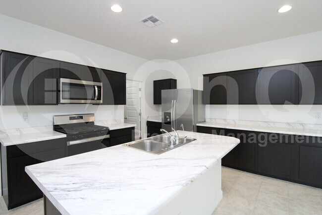40075 W Shaver Dr Maricopa, AZ 85138 photo 3