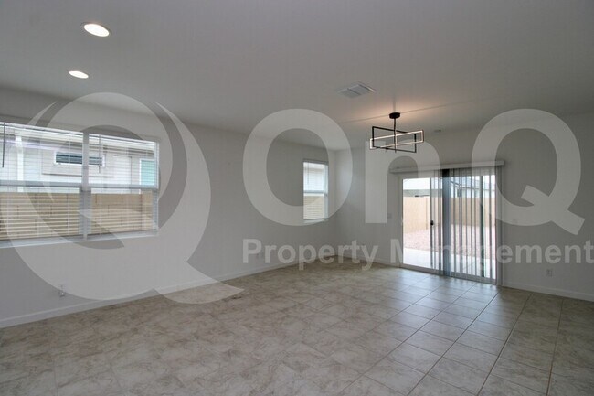 40075 W Shaver Dr Maricopa, AZ 85138 photo 5