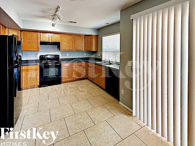 2430 W Via Dona Rd Phoenix, AZ 85085 photo 3